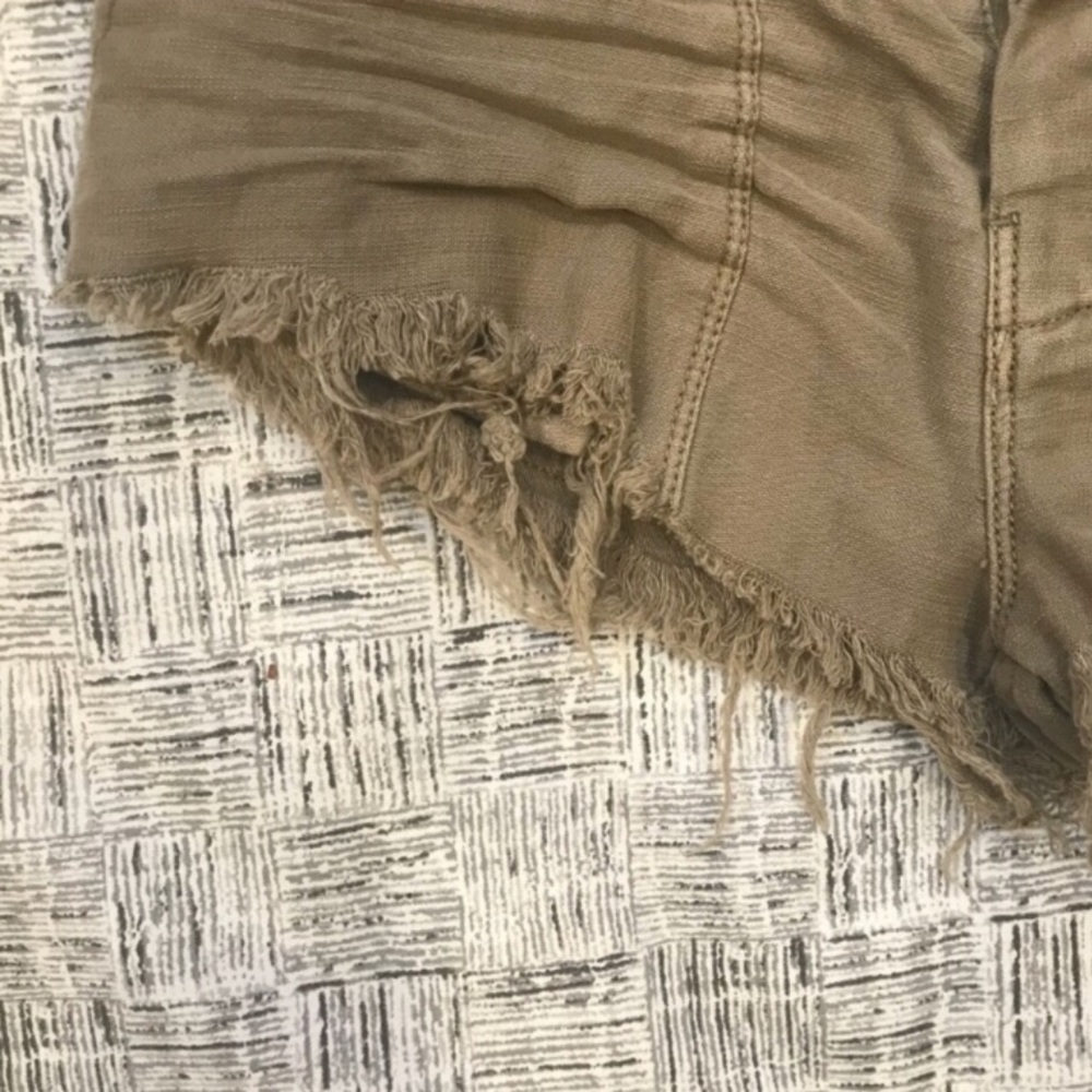 NWT Free People Stand-Off Beige Distressed Shorts - Picture 4 of 8